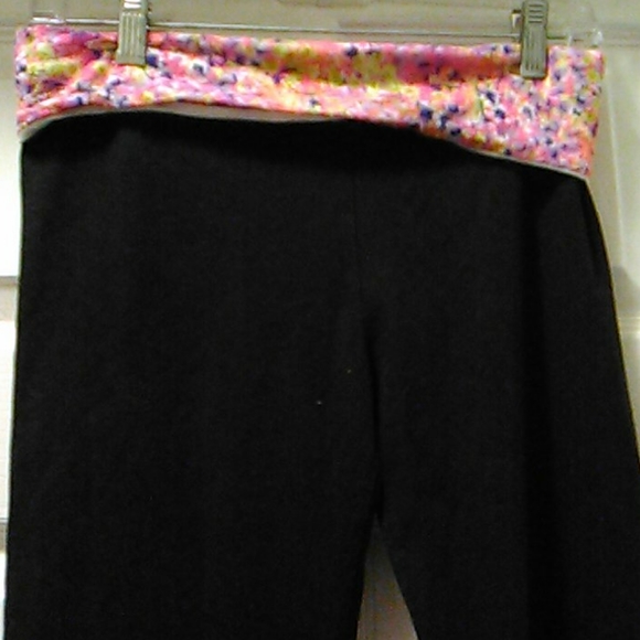 Victoria Secrets leggings - Picture 3 of 7